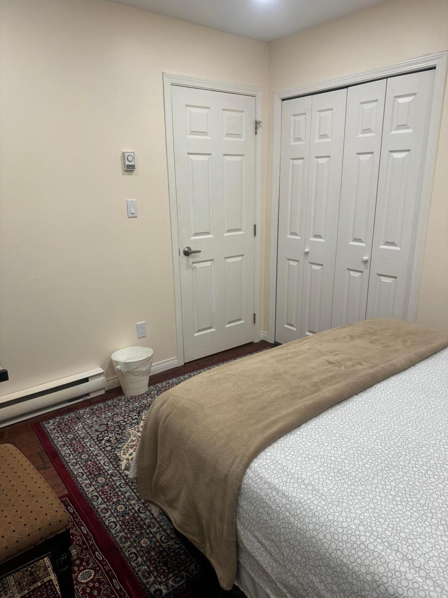 Comfortable Guest Home Near Downtown Vancouver & Sights & Stores Bagian luar foto